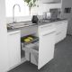 Cubo de basura Cucine Oggi Quadrifoglio con guias - 36 litros - Ref. 575 vista en cocina