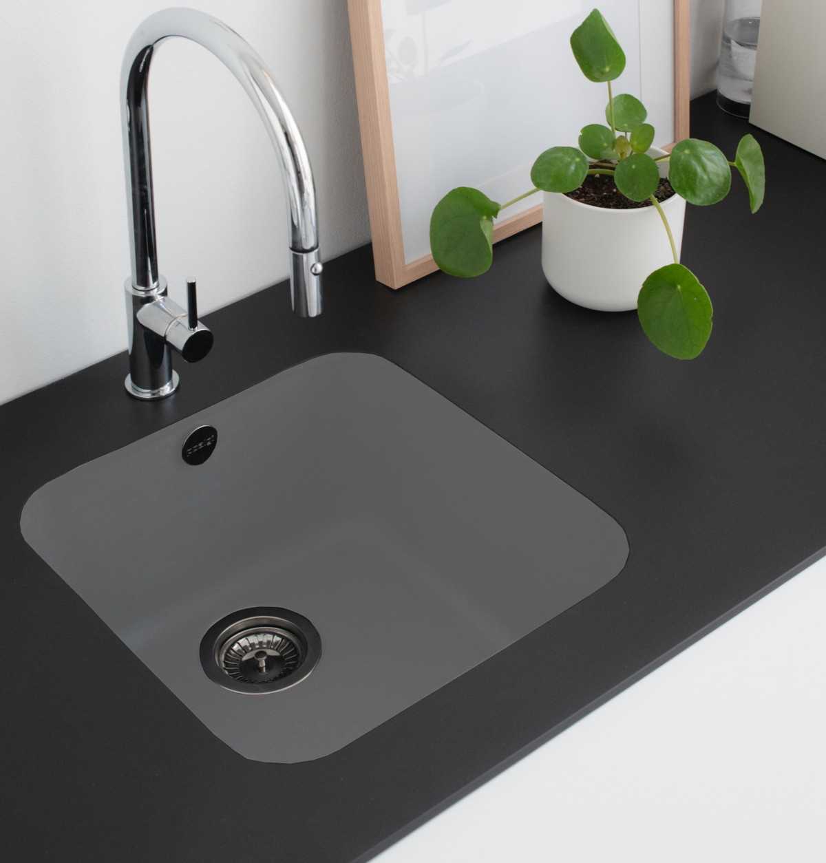 Poalgi Gandia Hekla 40 color gris ash montado bajo la encimera Poalgi Gandia Hekla 40 color gris ash montado bajo la encimera